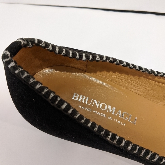 Bruno Magli Black Heels with Tan Interior - Picture 6 of 9